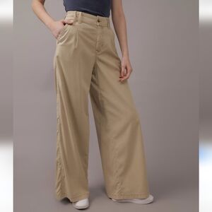 American Eagle Dreamy Drape Super High Rise Wide leg Pleated Trouser Pants SZ 8